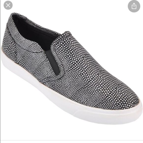 NEW Clarks Leather Black White Dot Leather Slip On Comfort Sneaker Loafer 10 - Picture 1 of 8